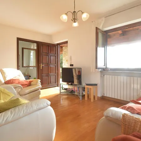 3 Bedroom Beautiful In Entrebin *